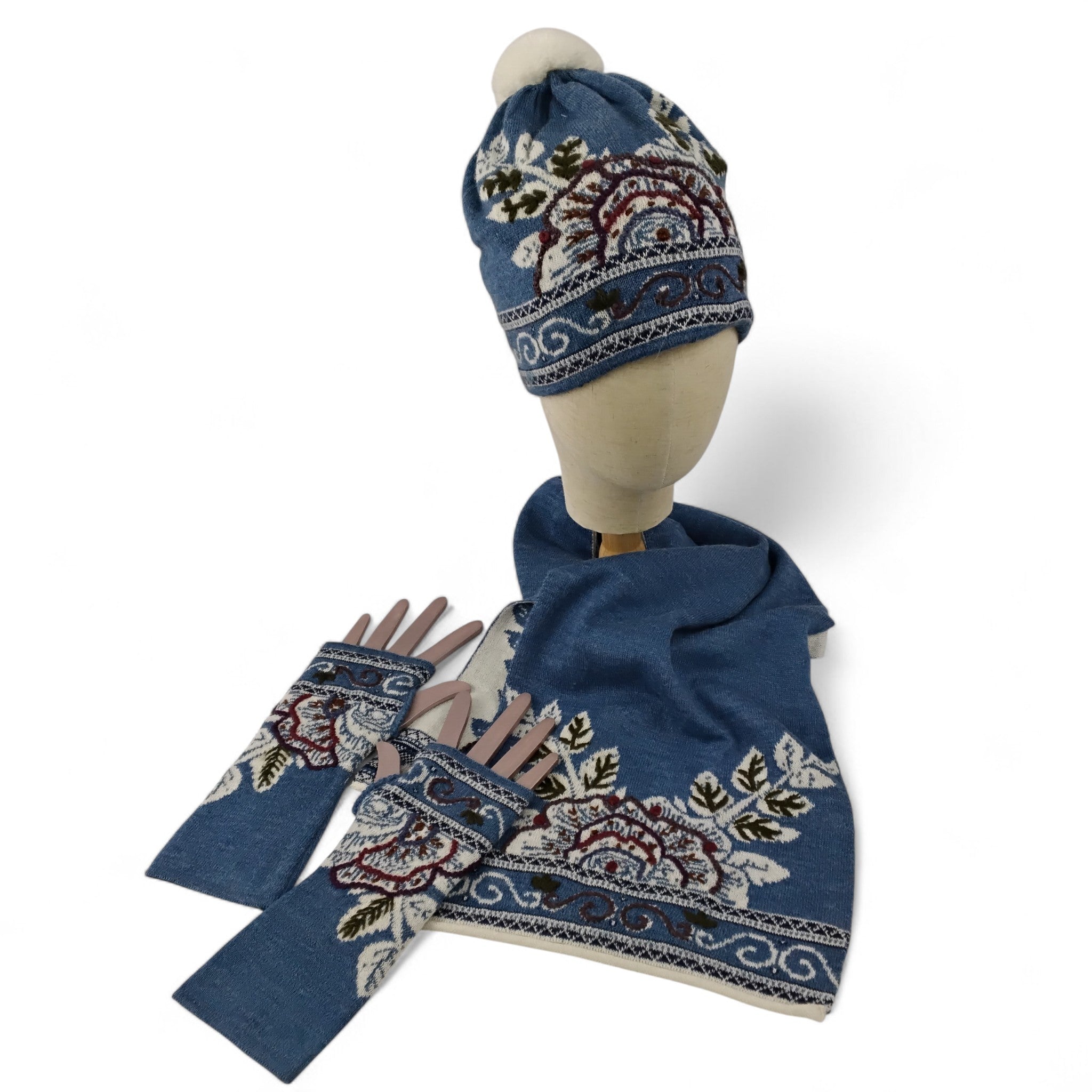 Blue Magnolia Design Winter Accessories