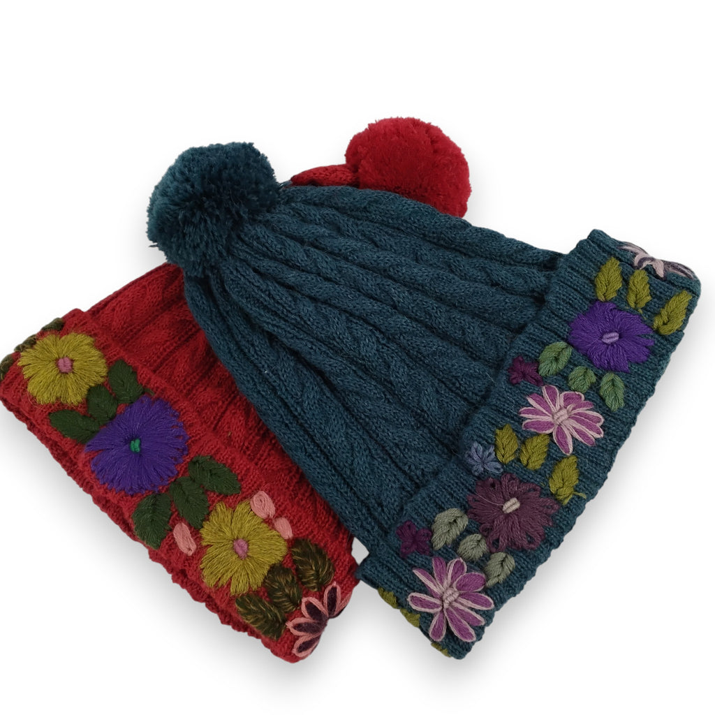 Daisy Cable Knit Hat with Floral Embroidery